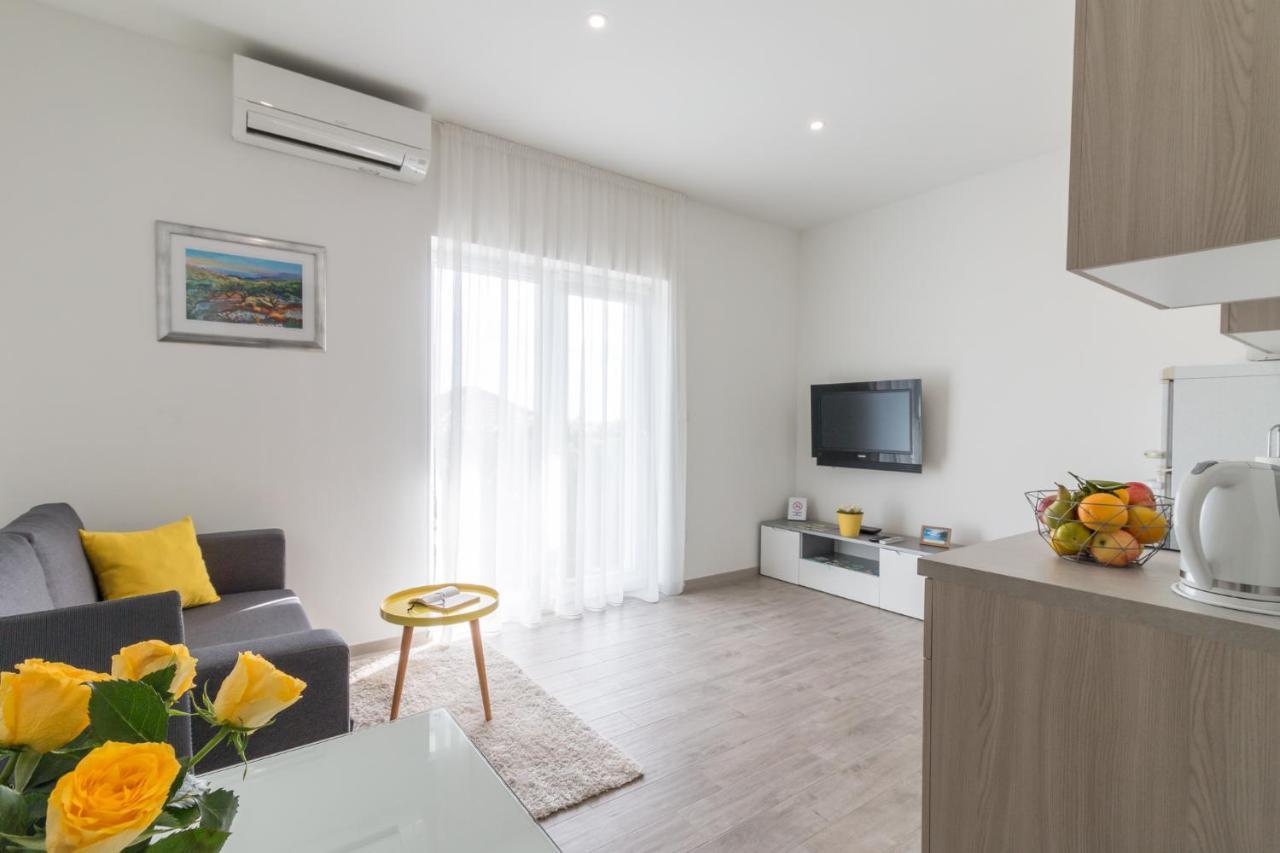 Apartments Lusani Split Kültér fotó