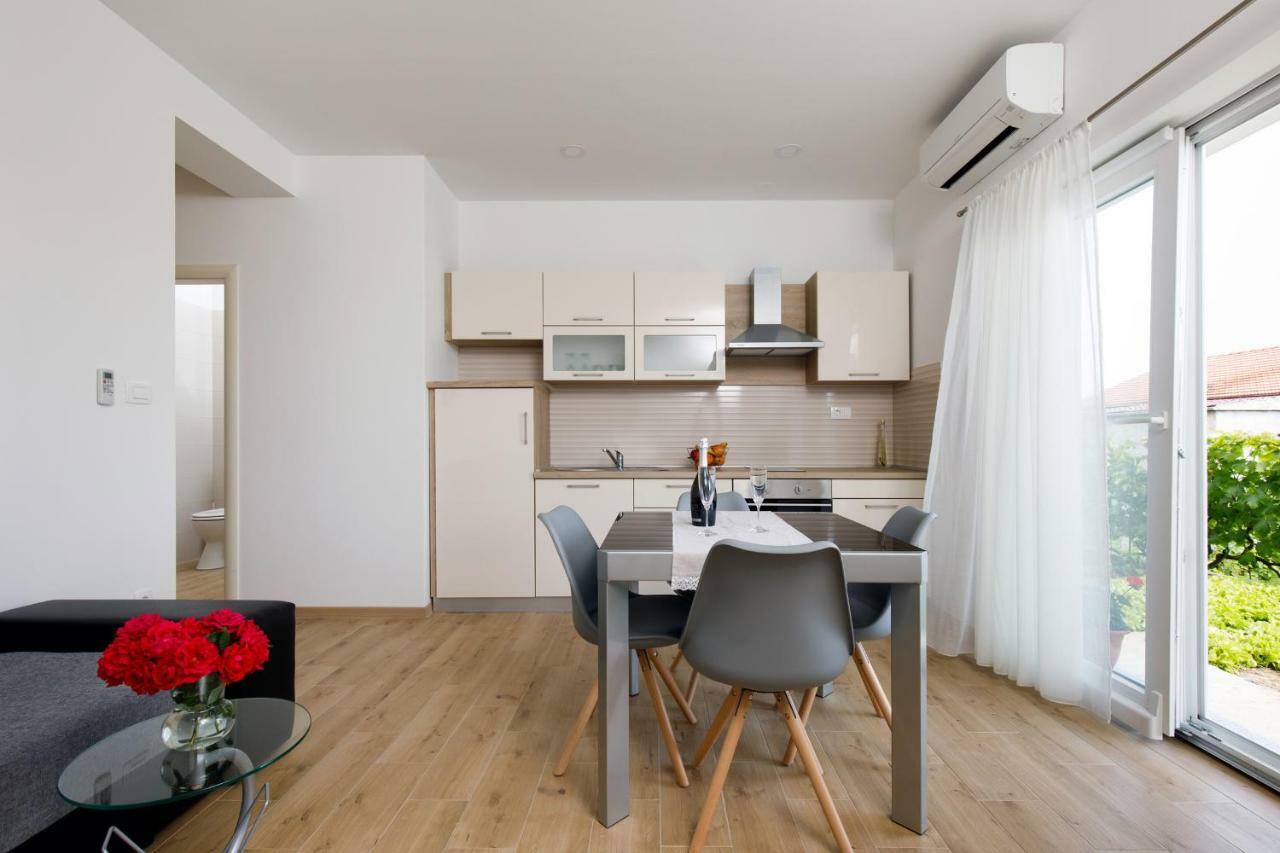 Apartments Lusani Split Kültér fotó